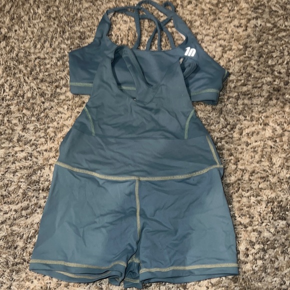 Musclenation sports bras and shorts combo - Picture 1 of 6